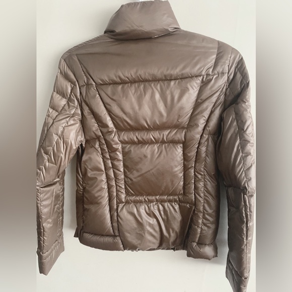 Uniqlo premium ultra light down jacket packable - Picture 3 of 3